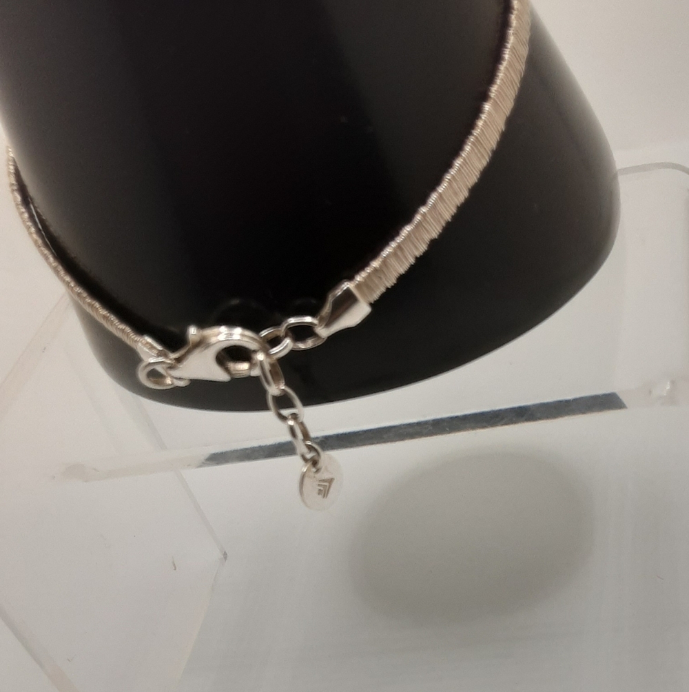 Silpada Silver Take A Bow Bracelet - Picture 4 of 13